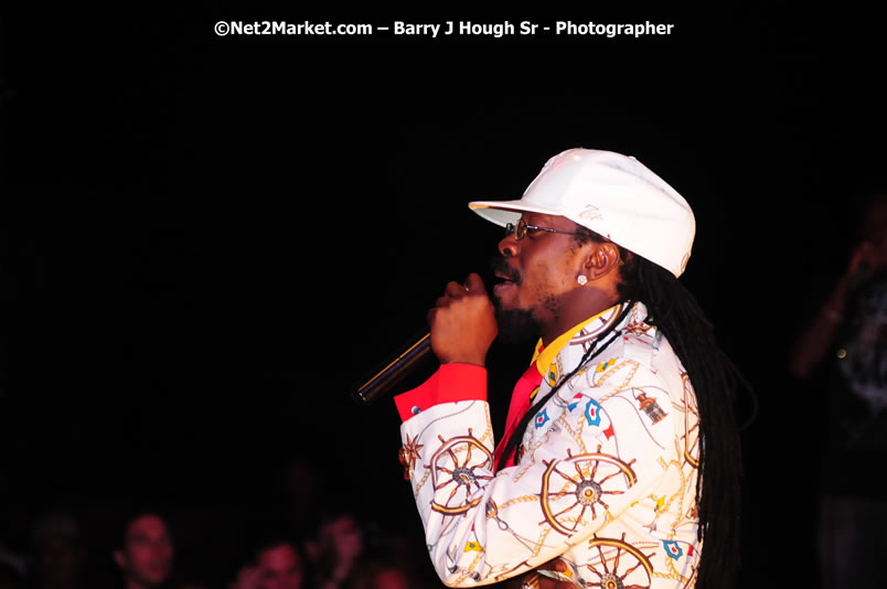 Beenie Man - Live in Concert, plus Hiyah Grade Band @ The Sunset Show @ Negril Escape Resort and Spa, Tuesday, February 3, 2009 - Live Reggae Music at Negril Escape - Tuesday Nights 6:00PM to 10:00 PM - One Love Drive, West End, Negril, Westmoreland, Jamaica W.I. - Photographs by Net2Market.com - Barry J. Hough Sr, Photographer/Photojournalist - The Negril Travel Guide - Negril's and Jamaica's Number One Concert Photography Web Site with over 40,000 Jamaican Concert photographs Published -  Negril Travel Guide, Negril Jamaica WI - http://www.negriltravelguide.com - info@negriltravelguide.com...!