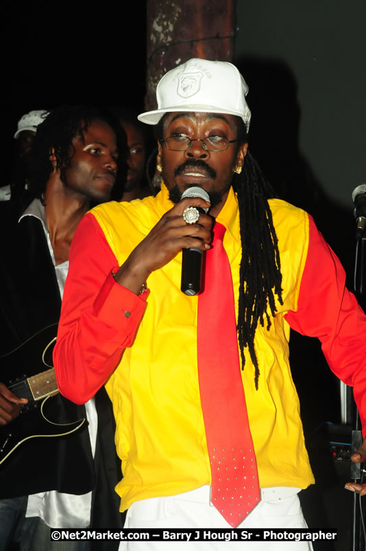 Beenie Man - Live in Concert, plus Hiyah Grade Band @ The Sunset Show @ Negril Escape Resort and Spa, Tuesday, February 3, 2009 - Live Reggae Music at Negril Escape - Tuesday Nights 6:00PM to 10:00 PM - One Love Drive, West End, Negril, Westmoreland, Jamaica W.I. - Photographs by Net2Market.com - Barry J. Hough Sr, Photographer/Photojournalist - The Negril Travel Guide - Negril's and Jamaica's Number One Concert Photography Web Site with over 40,000 Jamaican Concert photographs Published -  Negril Travel Guide, Negril Jamaica WI - http://www.negriltravelguide.com - info@negriltravelguide.com...!