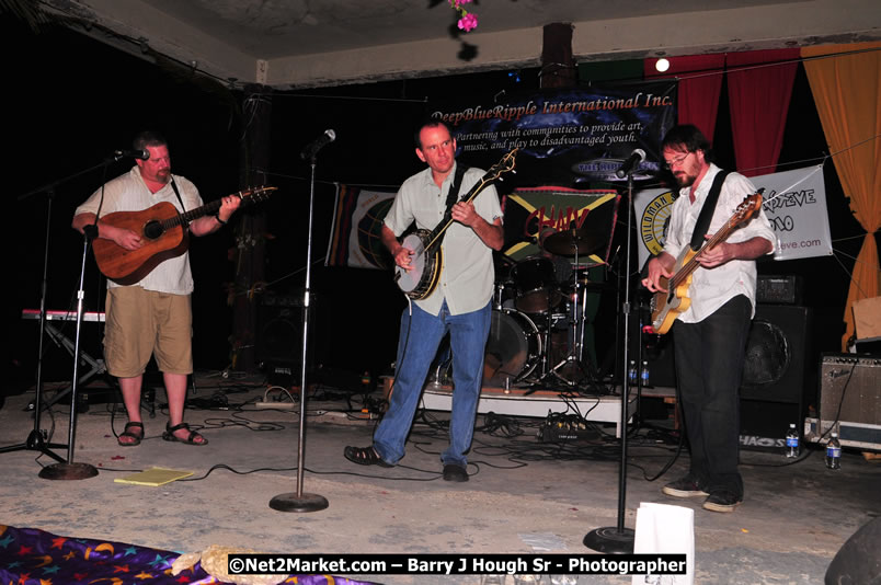 Chinese New Year @ The Sunset Show at Negril Escape - Tuesday, January 27, 2009 - Live Reggae Music at Negril Escape - Tuesday Nights 6:00PM to 10:00 PM - Photographs by Net2Market.com - Barry J. Hough Sr, Photographer/Photojournalist - Negril Travel Guide, Negril Jamaica WI - http://www.negriltravelguide.com - info@negriltravelguide.com...!