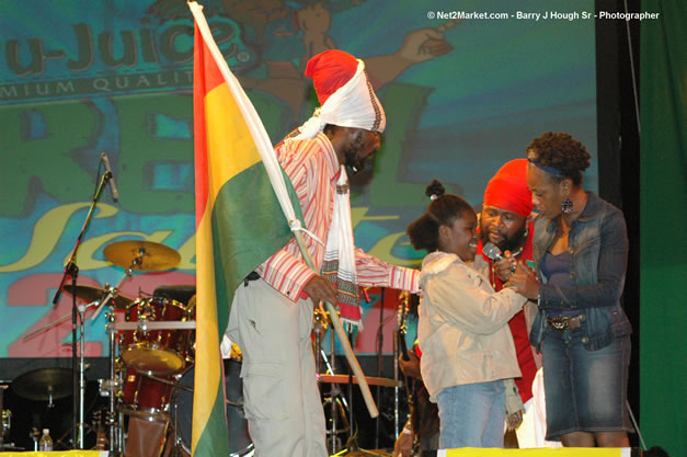 Fanton Mojah @ Tru-Juice Rebel Salute 2007 - Saturday, January 13, 2007, Port Kaiser Sports Club, St. Elizabeth - Negril Travel Guide, Negril Jamaica WI - http://www.negriltravelguide.com - info@negriltravelguide.com...!