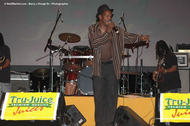 Gregory Isaacs @ Tru-Juice Rebel Salute 2007 - Saturday, January 13, 2007, Port Kaiser Sports Club, St. Elizabeth - Negril Travel Guide, Negril Jamaica WI - http://www.negriltravelguide.com - info@negriltravelguide.com...!