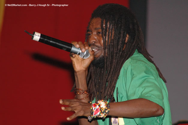 I Wayne @ Tru-Juice Rebel Salute 2007 - Saturday, January 13, 2007, Port Kaiser Sports Club, St. Elizabeth - Negril Travel Guide, Negril Jamaica WI - http://www.negriltravelguide.com - info@negriltravelguide.com...!