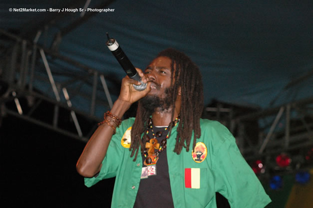 I Wayne @ Tru-Juice Rebel Salute 2007 - Saturday, January 13, 2007, Port Kaiser Sports Club, St. Elizabeth - Negril Travel Guide, Negril Jamaica WI - http://www.negriltravelguide.com - info@negriltravelguide.com...!