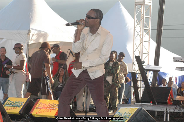 Busy Signal at Tru-Juice Rebel Salute 2008 - The 15th staging of Tru-Juice Rebel Salute, Saturday, January 12, 2008, Port Kaiser Sports Club, St. Elizabeth, Jamaica W.I. - Photographs by Net2Market.com - Barry J. Hough Sr, Photographer - Negril Travel Guide, Negril Jamaica WI - http://www.negriltravelguide.com - info@negriltravelguide.com...!