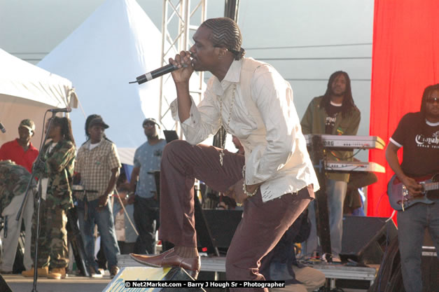 Busy Signal at Tru-Juice Rebel Salute 2008 - The 15th staging of Tru-Juice Rebel Salute, Saturday, January 12, 2008, Port Kaiser Sports Club, St. Elizabeth, Jamaica W.I. - Photographs by Net2Market.com - Barry J. Hough Sr, Photographer - Negril Travel Guide, Negril Jamaica WI - http://www.negriltravelguide.com - info@negriltravelguide.com...!