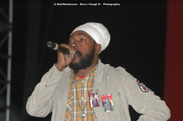 Luton Fyah at Tru-Juice Rebel Salute 2008 - The 15th staging of Tru-Juice Rebel Salute, Saturday, January 12, 2008, Port Kaiser Sports Club, St. Elizabeth, Jamaica W.I. - Photographs by Net2Market.com - Barry J. Hough Sr, Photographer - Negril Travel Guide, Negril Jamaica WI - http://www.negriltravelguide.com - info@negriltravelguide.com...!