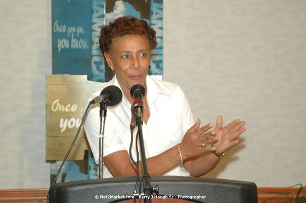 Red Cap Porters Awards - Minister of Tourism, Hon. Edmund Bartlett - Director of Tourism, Basil Smith - Friday, December 14, 2007 - Holiday Inn Sunspree, Montego Bay, Jamaica W.I. - Photographs by Net2Market.com - Barry J. Hough Sr, Photographer - Negril Travel Guide, Negril Jamaica WI - http://www.negriltravelguide.com - info@negriltravelguide.com...!