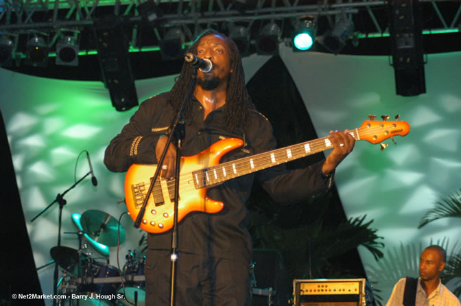 Mackie Concious - Red Stripe Reggae Sumfest 2005 - International Night - July 22th, 2005 - Negril Travel Guide, Negril Jamaica WI - http://www.negriltravelguide.com - info@negriltravelguide.com...!