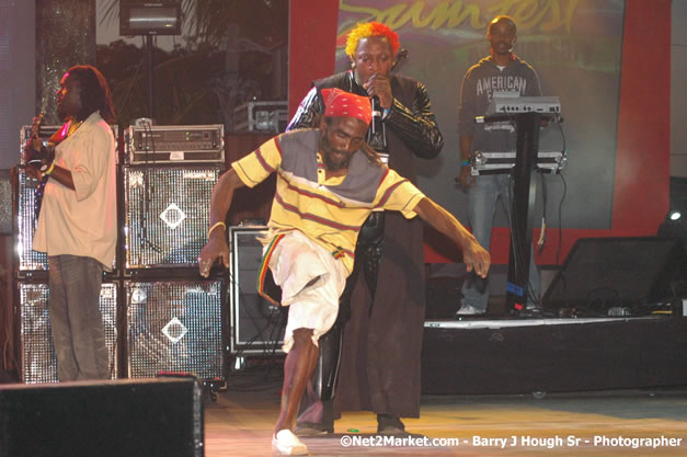 Elephant Man - Explosion - Red Stripe Reggae Sumfest 2007 - Thursday, July 19, 2007 - Red Stripe Reggae Sumfest 2007 at Catherine Hall, Montego Bay, St James, Jamaica W.I. - Negril Travel Guide, Negril Jamaica WI - http://www.negriltravelguide.com - info@negriltravelguide.com...!