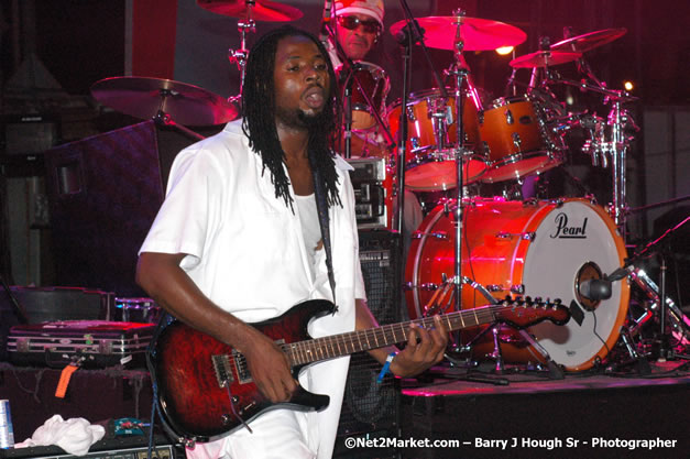 Mackie Conscious - Red Stripe Reggae Sumfest 2007 - Zenith - Saturday, July 21, 2007 - Catherine Hall, Montego Bay, St James, Jamaica W.I. - Negril Travel Guide, Negril Jamaica WI - http://www.negriltravelguide.com - info@negriltravelguide.com...!