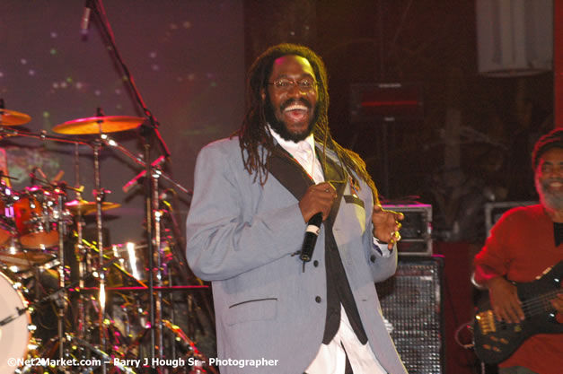 Tarrus Riley - Red Stripe Reggae Sumfest 2007 - Zenith - Saturday, July 21, 2007 - Catherine Hall, Montego Bay, St James, Jamaica W.I. - Negril Travel Guide, Negril Jamaica WI - http://www.negriltravelguide.com - info@negriltravelguide.com...!