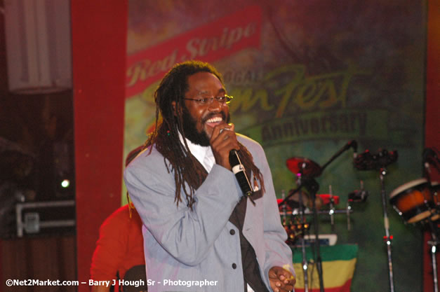 Tarrus Riley - Red Stripe Reggae Sumfest 2007 - Zenith - Saturday, July 21, 2007 - Catherine Hall, Montego Bay, St James, Jamaica W.I. - Negril Travel Guide, Negril Jamaica WI - http://www.negriltravelguide.com - info@negriltravelguide.com...!