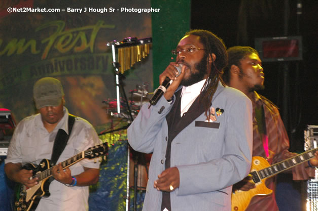 Tarrus Riley - Red Stripe Reggae Sumfest 2007 - Zenith - Saturday, July 21, 2007 - Catherine Hall, Montego Bay, St James, Jamaica W.I. - Negril Travel Guide, Negril Jamaica WI - http://www.negriltravelguide.com - info@negriltravelguide.com...!