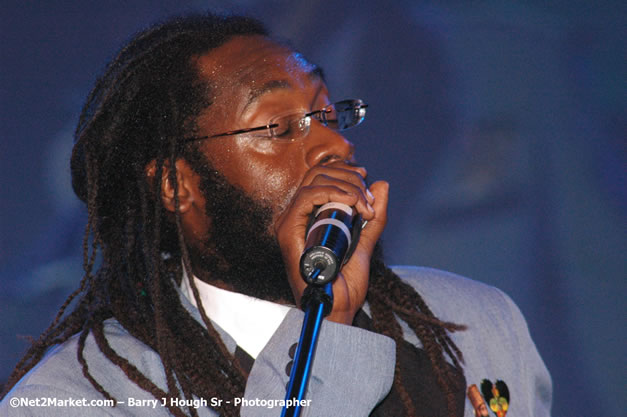 Tarrus Riley - Red Stripe Reggae Sumfest 2007 - Zenith - Saturday, July 21, 2007 - Catherine Hall, Montego Bay, St James, Jamaica W.I. - Negril Travel Guide, Negril Jamaica WI - http://www.negriltravelguide.com - info@negriltravelguide.com...!