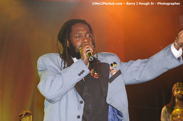 Tarrus Riley - Red Stripe Reggae Sumfest 2007 - Zenith - Saturday, July 21, 2007 - Catherine Hall, Montego Bay, St James, Jamaica W.I. - Negril Travel Guide, Negril Jamaica WI - http://www.negriltravelguide.com - info@negriltravelguide.com...!