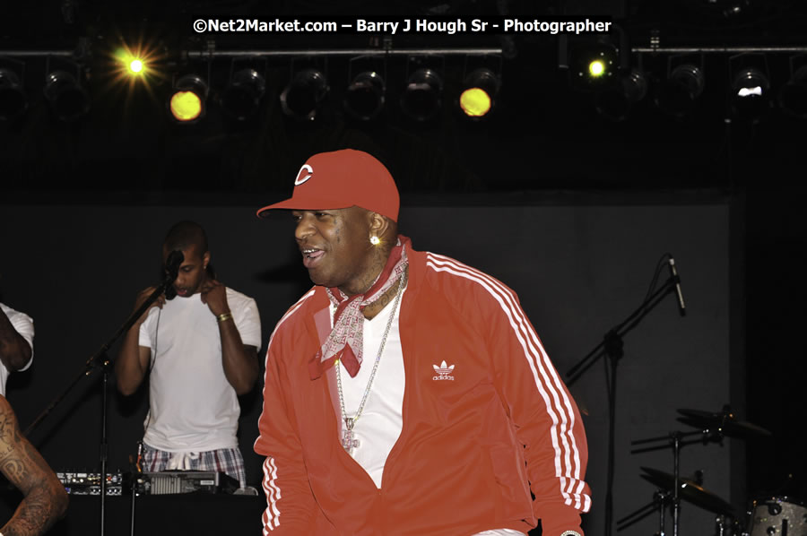 Lil Wayne @ Red Stripe Reggae Sumfest 2008 International Night 2, Catherine Hall, Montego Bay - Saturday, July 19, 2008 - Reggae Sumfest 2008 July 13 - July 19, 2008 - Photographs by Net2Market.com - Barry J. Hough Sr. Photojournalist/Photograper - Photographs taken with a Nikon D300 - Negril Travel Guide, Negril Jamaica WI - http://www.negriltravelguide.com - info@negriltravelguide.com...!