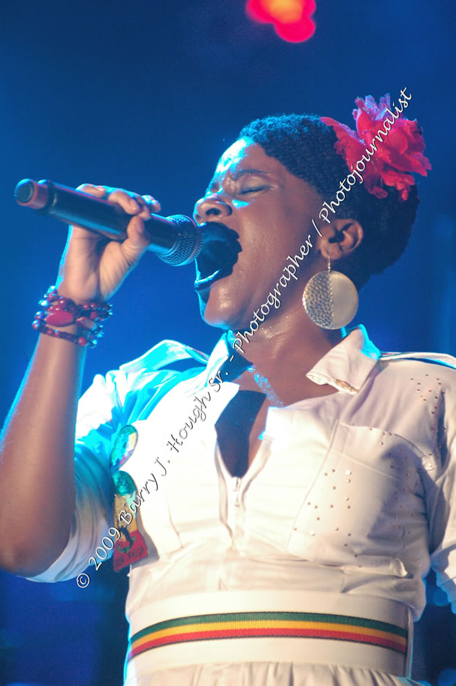 Etana @ Reggae Sumfest 2009 - International Night 2 - Reggae Sumfest 2009,Catherine Hall, Montego Bay, St. James, Jamaica W.I. - Saturday, July 25, 2009 - Reggae Sumfest 2009, July 19 - 25, 2009 - Photographs by Net2Market.com - Barry J. Hough Sr. Photojournalist/Photograper - Photographs taken with a Nikon D70, D100, or D300 - Negril Travel Guide, Negril Jamaica WI - http://www.negriltravelguide.com - info@negriltravelguide.com...!