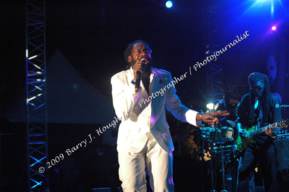 Tarrus Riley @ Reggae Sumfest 2009 - International Night 2 - Reggae Sumfest 2009,Catherine Hall, Montego Bay, St. James, Jamaica W.I. - Saturday, July 25, 2009 - Reggae Sumfest 2009, July 19 - 25, 2009 - Photographs by Net2Market.com - Barry J. Hough Sr. Photojournalist/Photograper - Photographs taken with a Nikon D70, D100, or D300 - Negril Travel Guide, Negril Jamaica WI - http://www.negriltravelguide.com - info@negriltravelguide.com...!