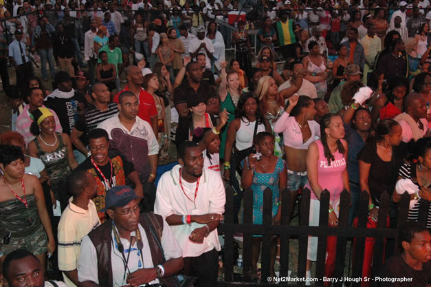 Beenie Man - Red Stripe Reggae Sumfest 2006 - Stormfront - The Blazing Dance Hall Night - Thursday, July 20, 2006 - Catherine Hall Venue - Montego Bay, Jamaica - Negril Travel Guide, Negril Jamaica WI - http://www.negriltravelguide.com - info@negriltravelguide.com...!