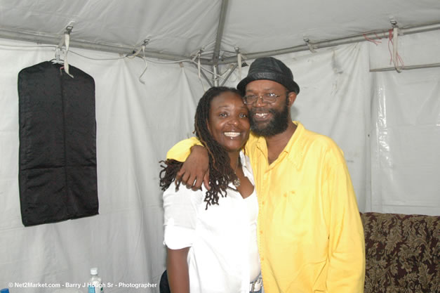 Beres Hammond - Red Stripe Reggae Sumfest 2006 - The Summit - Jamaica's Greatest, The World's Best - Saturday, July 22, 2006 - Montego Bay, Jamaica - Negril Travel Guide, Negril Jamaica WI - http://www.negriltravelguide.com - info@negriltravelguide.com...!