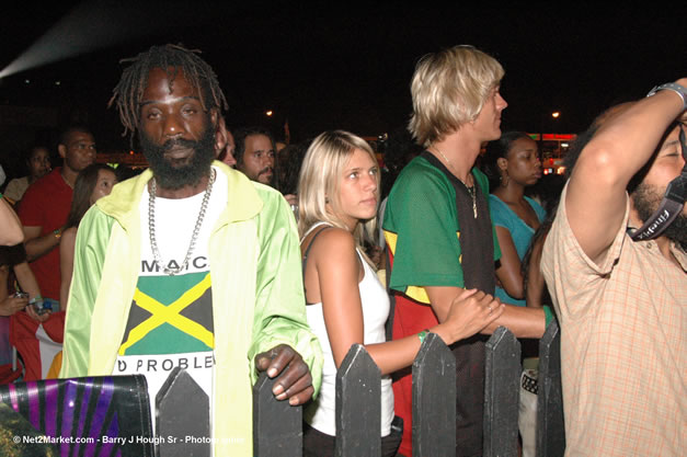 Venue - Audience at Red Stripe Reggae Sumfest 2006 - The Summit - Jamaica's Greatest, The World's Best - Saturday, July 22, 2006 - Montego Bay, Jamaica - Negril Travel Guide, Negril Jamaica WI - http://www.negriltravelguide.com - info@negriltravelguide.com...!