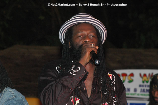 Tarrus Riley, Jimmy Riley, and Dwayne Stephensen - Money Cologne Promotions in association with "British Link Up" presents Summer Jam featuring She's Royal Tarrus Riley & Jimmy Riley - Plus Ras Slick, Sham Dawg, and Whiskey Bagio @ Roots Bamboo, Norman Manley Boulevard, Negril, Jamaica W.I. - Backed up Dean Fraser & The Hurricanne Band - MC Barry G and Rev. BB - July 25, 2007 - Negril Travel Guide.com, Negril Jamaica WI - http://www.negriltravelguide.com - info@negriltravelguide.com...!