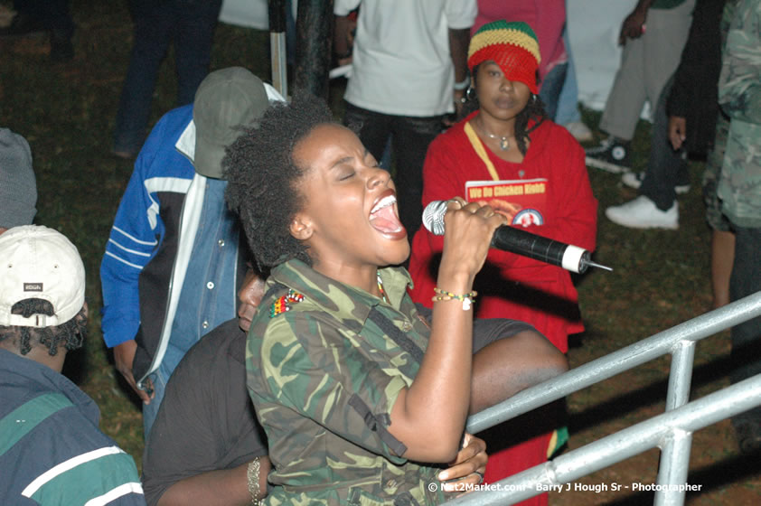 Etana - Smile Jamaica, Nine Miles, St Anns, Jamaica - Saturday, February 10, 2007 - The Smile Jamaica Concert, a symbolic homecoming in Bob Marley's birthplace of Nine Miles - Negril Travel Guide, Negril Jamaica WI - http://www.negriltravelguide.com - info@negriltravelguide.com...!