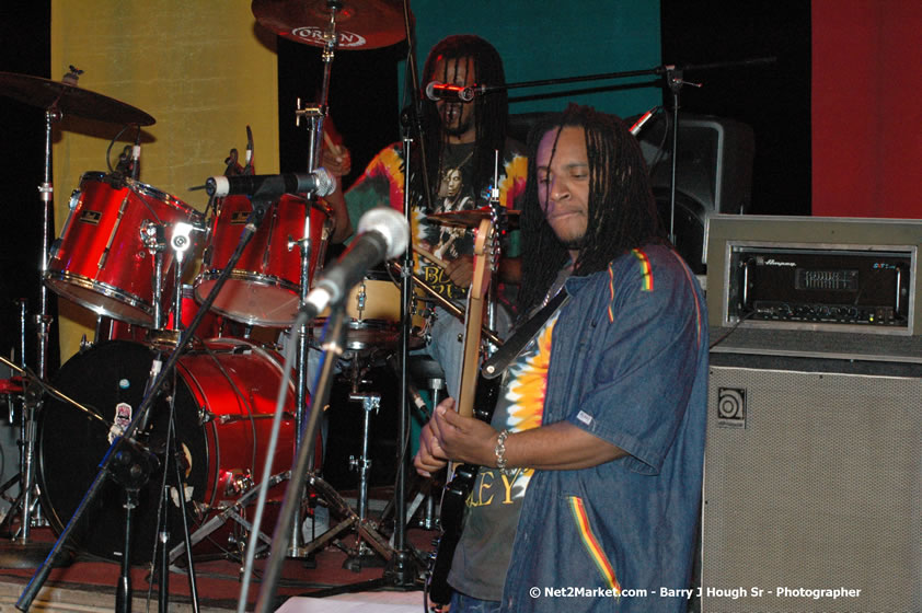 Live Wyah Band - Smile Jamaica, Nine Miles, St Anns, Jamaica - Saturday, February 10, 2007 - The Smile Jamaica Concert, a symbolic homecoming in Bob Marley's birthplace of Nine Miles - Negril Travel Guide, Negril Jamaica WI - http://www.negriltravelguide.com - info@negriltravelguide.com...!