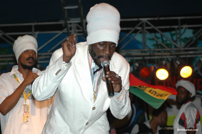 Sizzla - Spring Break 2005 -  6th Anniversary - All Day - All Night - Photo Gallery - Sunday, March 13th - Long Bay Beach, Negril Jamaica - Negril Travel Guide, Negril Jamaica WI - http://www.negriltravelguide.com - info@negriltravelguide.com...!