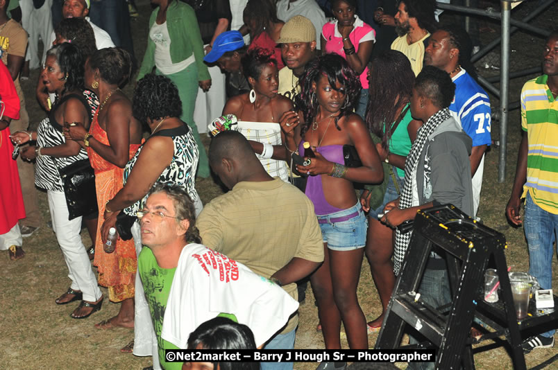 Coco T @ Unite The People An International Reggae Fest, Featuring: Beres Hammond, Coco T, Queen Ifrica, Khalil, Cameal Davis, Iley Dread, Rochelle, Geoffrey Star, Ras Penco, Kool DeLoy, Otis Gayle, J.McKay, Tiney Winey, Venue at Norman Manley Boulevard, Negril, Westmoreland, Jamaica - Saturday, April 4, 2009 - Photographs by Net2Market.com - Barry J. Hough Sr, Photographer/Photojournalist - Negril Travel Guide, Negril Jamaica WI - http://www.negriltravelguide.com - info@negriltravelguide.com...!