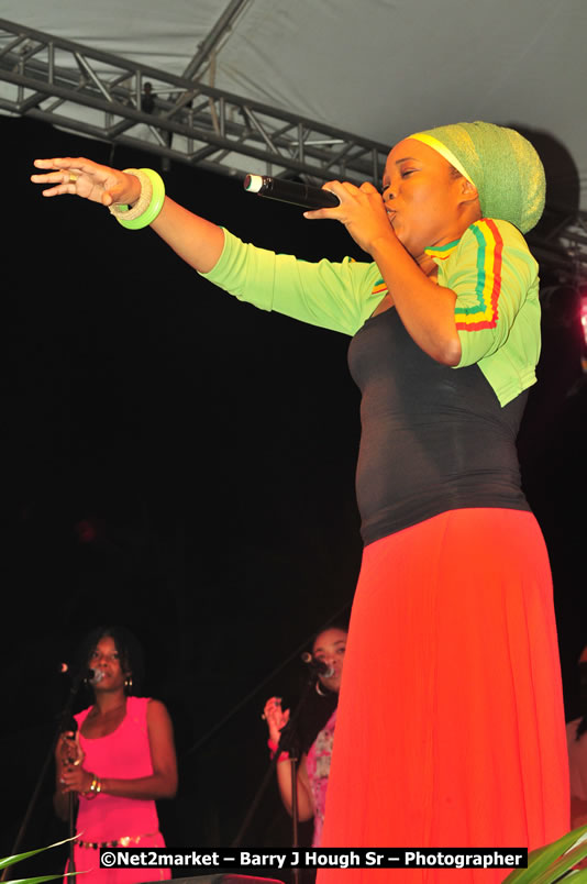 Queen Ifrica @ Unite The People An International Reggae Fest, Featuring: Beres Hammond, Coco T, Queen Ifrica, Khalil, Cameal Davis, Iley Dread, Rochelle, Geoffrey Star, Ras Penco, Kool DeLoy, Otis Gayle, J.McKay, Tiney Winey, Venue at Norman Manley Boulevard, Negril, Westmoreland, Jamaica - Saturday, April 4, 2009 - Photographs by Net2Market.com - Barry J. Hough Sr, Photographer/Photojournalist - Negril Travel Guide, Negril Jamaica WI - http://www.negriltravelguide.com - info@negriltravelguide.com...!