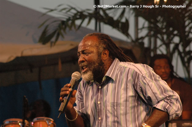 Freddie McGregor @ Western Consciousness 2007 - Presented by King of Kings Productons - Saturday, April 28, 2007 - Llandilo Cultural Centre, Savanna-La-Mar, Westmoreland, Jamaica W.I. - Negril Travel Guide, Negril Jamaica WI - http://www.negriltravelguide.com - info@negriltravelguide.com...!