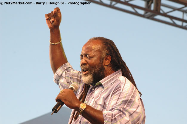 Freddie McGregor @ Western Consciousness 2007 - Presented by King of Kings Productons - Saturday, April 28, 2007 - Llandilo Cultural Centre, Savanna-La-Mar, Westmoreland, Jamaica W.I. - Negril Travel Guide, Negril Jamaica WI - http://www.negriltravelguide.com - info@negriltravelguide.com...!