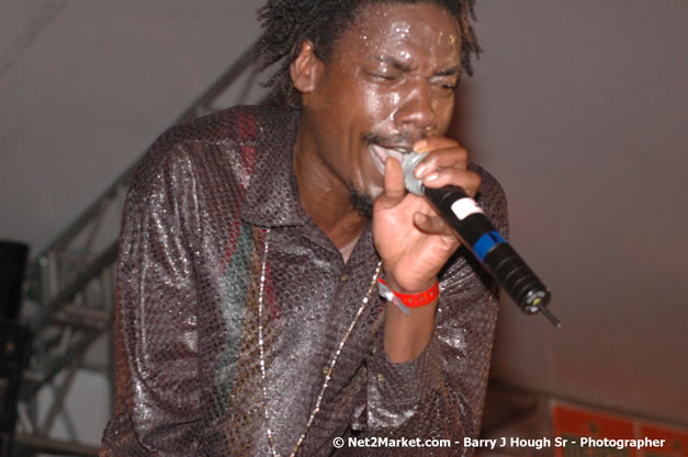 Kenyatta Hill @ Western Consciousness 2007 - Presented by King of Kings Productons - Saturday, April 28, 2007 - Llandilo Cultural Centre, Savanna-La-Mar, Westmoreland, Jamaica W.I. - Negril Travel Guide, Negril Jamaica WI - http://www.negriltravelguide.com - info@negriltravelguide.com...!