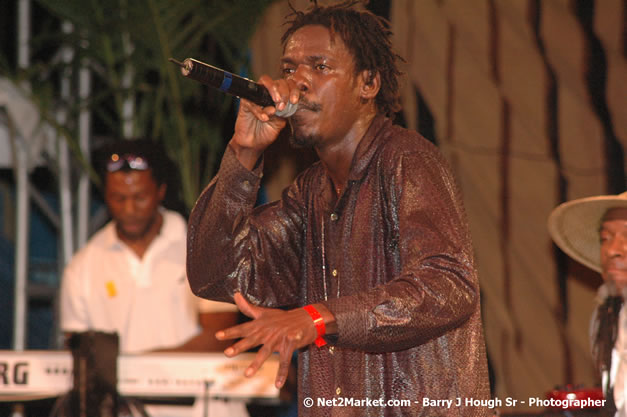 Kenyatta Hill @ Western Consciousness 2007 - Presented by King of Kings Productons - Saturday, April 28, 2007 - Llandilo Cultural Centre, Savanna-La-Mar, Westmoreland, Jamaica W.I. - Negril Travel Guide, Negril Jamaica WI - http://www.negriltravelguide.com - info@negriltravelguide.com...!