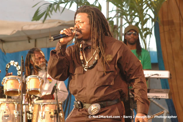 Luciano @ Western Consciousness 2007 - Presented by King of Kings Productons - Saturday, April 28, 2007 - Llandilo Cultural Centre, Savanna-La-Mar, Westmoreland, Jamaica W.I. - Negril Travel Guide, Negril Jamaica WI - http://www.negriltravelguide.com - info@negriltravelguide.com...!