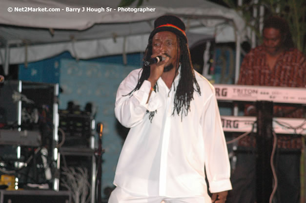 Mackie Conscious @ Western Consciousness 2007 - Presented by King of Kings Productons - Saturday, April 28, 2007 - Llandilo Cultural Centre, Savanna-La-Mar, Westmoreland, Jamaica W.I. - Negril Travel Guide, Negril Jamaica WI - http://www.negriltravelguide.com - info@negriltravelguide.com...!